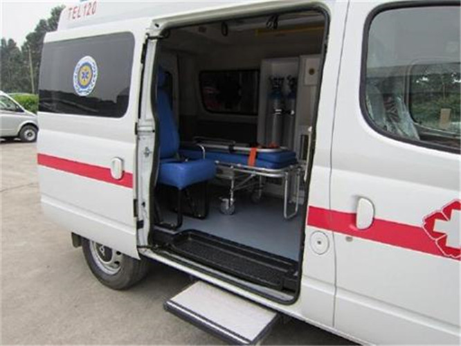 新巴尔虎左救护车出租服务案例7
